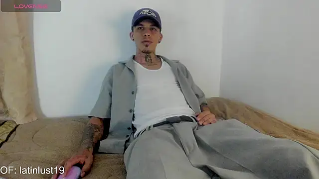 Snapshot of Savajelust chatting on 06-03-26, 04:01 Savajelust online show from 06-03-26, 04:01