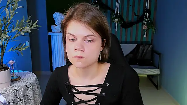 EllieMurler online show from 10-30-25, 09:11