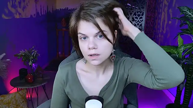 EllieMurler online show from 11-12-25, 09:10