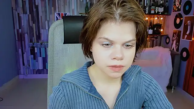 EllieMurler online show from 01-14-26, 01:06