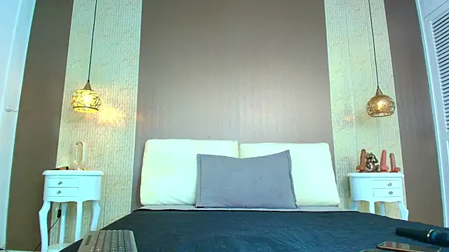 Tiifany Baker online show from 10-24-25, 08:05