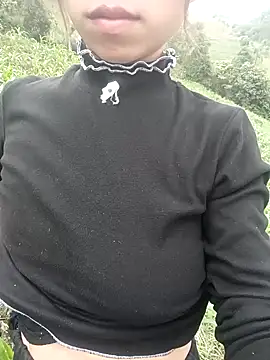 Snapshot of chau1 chatting on 04-25-26, 12:35 chau1 online show from 04-25-26, 12:35
