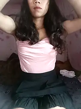 Snapshot of chau1 chatting on 05-08-26, 11:10 chau1 online show from 05-08-26, 11:10
