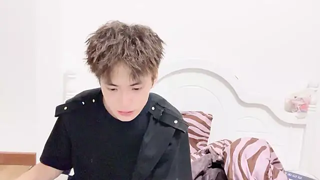 Snapshot of linger2563 chatting on 09-17-25, 02:41 linger2563 online show from 09-17-25, 02:41