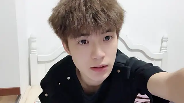 Snapshot of linger2563 chatting on 10-08-25, 01:20 linger2563 online show from 10-08-25, 01:20