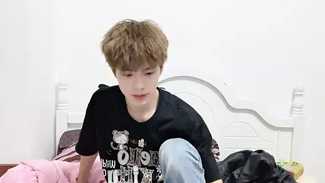 Snapshot of linger2563 chatting on 10-11-25, 02:37 linger2563 online show from 10-11-25, 02:37