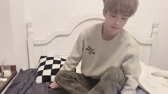 Snapshot of linger2563 chatting on 11-02-25, 02:08 linger2563 online show from 11-02-25, 02:08