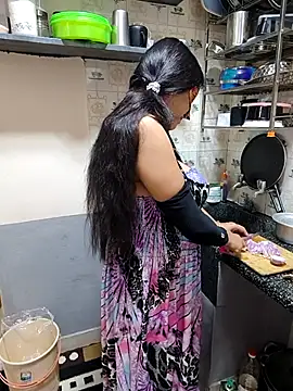 Queen Nightt online show from 09-16-25, 03:40