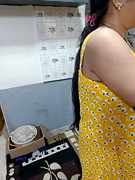 Queen Nightt online show from 03-03-26, 03:45