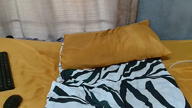 curvydarckcohocolate online show from 10-07-25, 07:38