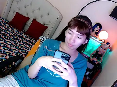 ShantalFoxxy  online show from 10-23-25, 12:59