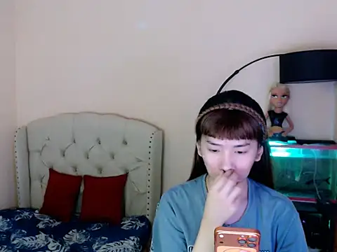 ShantalFoxxy  online show from 04-02-26, 12:30