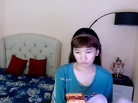 ShantalFoxxy  online show from 05-19-26, 01:56