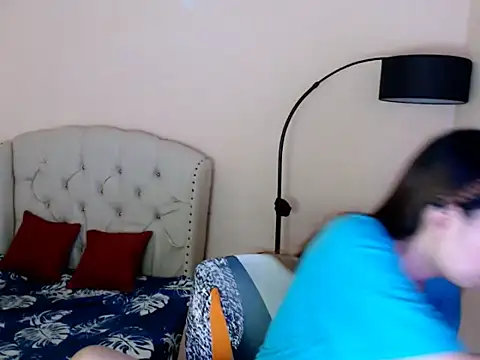 ShantalFoxxy  online show from 06-23-26, 10:41