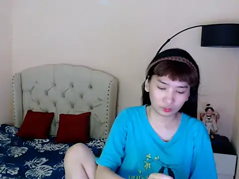 ShantalFoxxy  online show from 07-24-26, 01:25
