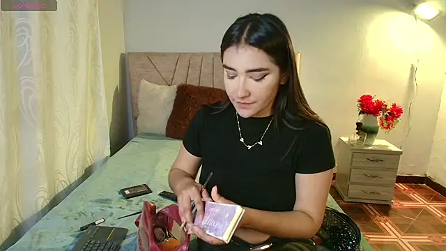 Snapshot of sweet_artemiis chatting on 05-15-26, 12:06 sweet artemiis online show from 05-15-26, 12:06
