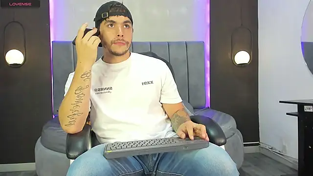 Liam walk  online show from 11-14-25, 09:35