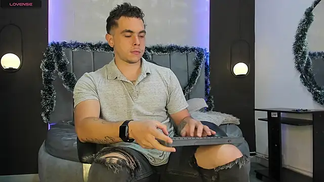 Liam walk  online show from 11-24-25, 09:36