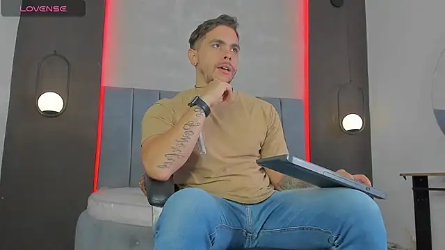 Liam walk  online show from 04-09-26, 08:03