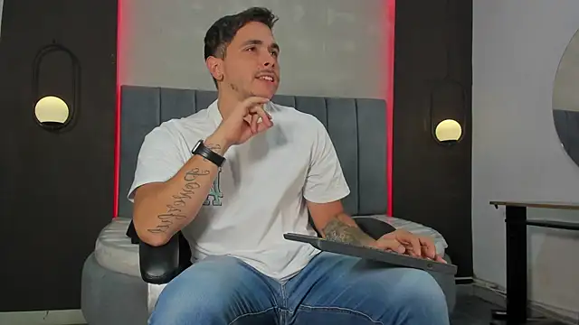 Liam walk  online show from 04-23-26, 07:05