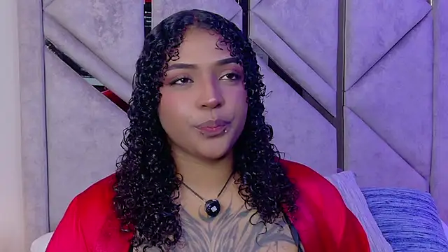 Snapshot of Cristal-Jonnes chatting on 05-15-26, 04:19 Cristal-Jonnes online show from 05-15-26, 04:19