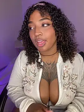 Snapshot of Cristal-Jonnes chatting on 05-29-26, 05:05 Cristal-Jonnes online show from 05-29-26, 05:05