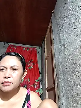 Everleigh mom online show from 09-17-25, 04:47