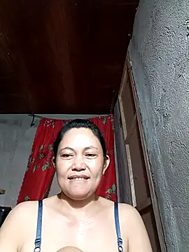 Everleigh mom online show from 11-30-25, 07:56