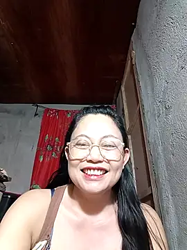 Everleigh mom online show from 11-30-25, 08:13