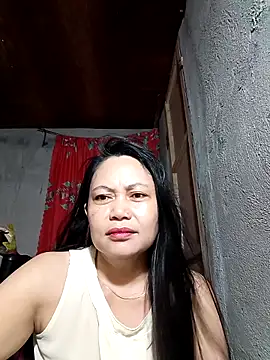 Everleigh mom online show from 12-16-25, 07:52