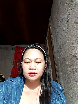 Everleigh mom online show from 12-21-25, 08:27