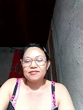 Everleigh mom online show from 01-09-26, 11:57