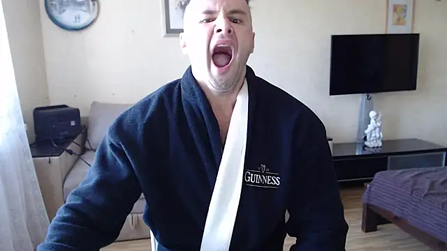 muscle uncut online show from 10-15-25, 08:03