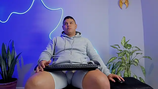 Snapshot of Maximus_Steel chatting on 10-13-25, 11:10 Maximus Steel online show from 10-13-25, 11:10