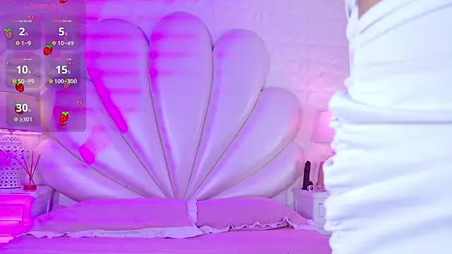 Snapshot of SammyJhuls chatting on 10-14-25, 12:06 SammyJhuls online show from 10-14-25, 12:06