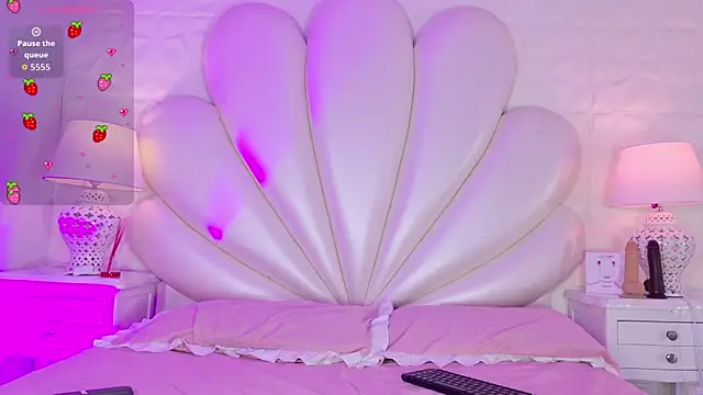 Snapshot of SammyJhuls chatting on 10-19-25, 12:06 SammyJhuls online show from 10-19-25, 12:06