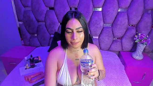 nikky latin online show from 09-25-25, 03:21