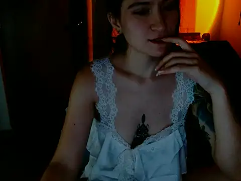 lia ana online show from 05-15-26, 05:47
