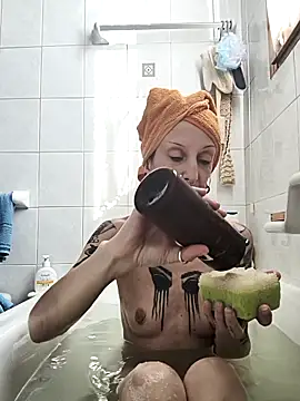 Snapshot of DEALYLITH chatting on 11-04-25, 10:03 DEALYLITH online show from 11-04-25, 10:03