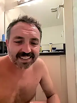 Snapshot of cloudymatt chatting on 09-24-25, 08:39 cloudymatt online show from 09-24-25, 08:39