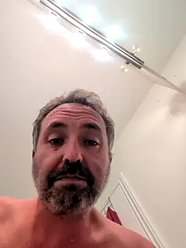 Snapshot of cloudymatt chatting on 10-12-25, 11:42 cloudymatt online show from 10-12-25, 11:42