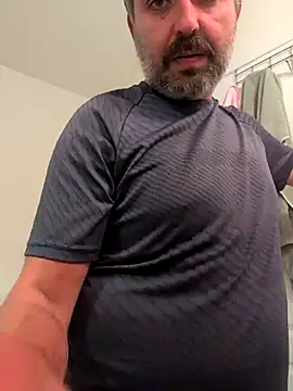 Snapshot of cloudymatt chatting on 10-16-25, 05:52 cloudymatt online show from 10-16-25, 05:52