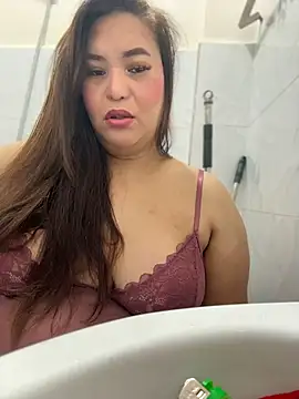 ashleygrahamts online show from 11-16-25, 12:27