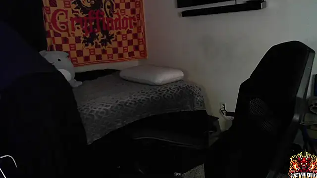 Snapshot of DevilPup75_ chatting on 09-27-25, 11:32 DevilPup75 online show from 09-27-25, 11:32