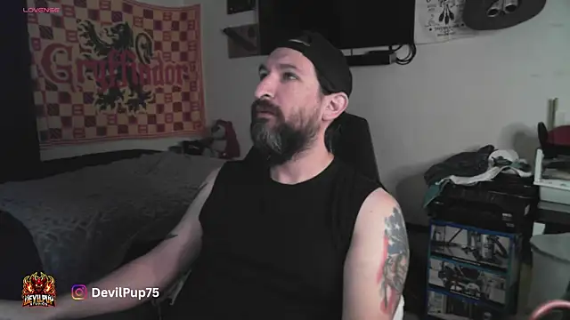 Snapshot of DevilPup75_ chatting on 02-11-26, 04:17 DevilPup75 online show from 02-11-26, 04:17