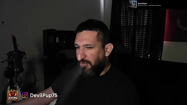 Snapshot of DevilPup75_ chatting on 06-11-26, 01:31 DevilPup75 online show from 06-11-26, 01:31