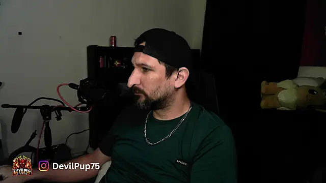 Snapshot of DevilPup75_ chatting on 07-12-26, 04:14 DevilPup75 online show from 07-12-26, 04:14