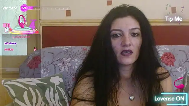 Snapshot of Goldgirl89 chatting on 09-19-25, 10:32 Goldgirl89 online show from 09-19-25, 10:32