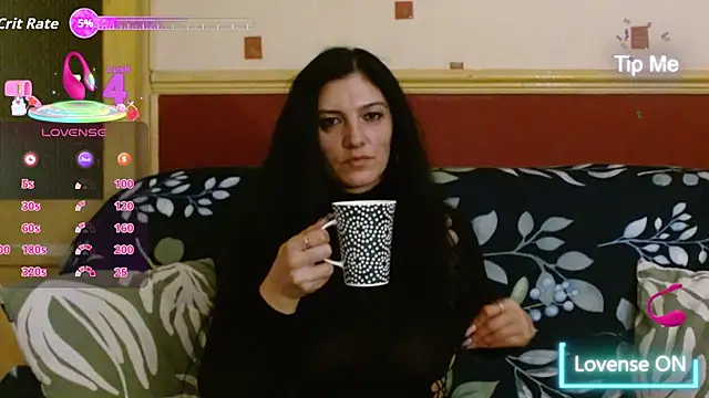 Snapshot of Goldgirl89 chatting on 10-12-25, 10:20 Goldgirl89 online show from 10-12-25, 10:20