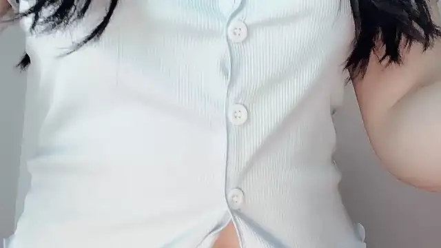 Eloise131499 online show from 03-16-26, 12:49